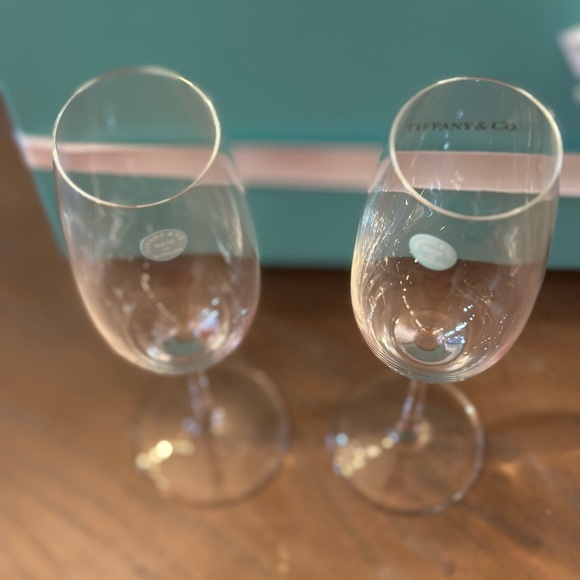 Tiffany & Co. Crystal champagne flutes with White Ribbon and Box - Picture 3 of 12